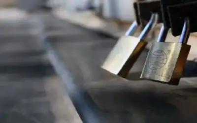 إربد .. إيقاف 3 منشآت لضبط
