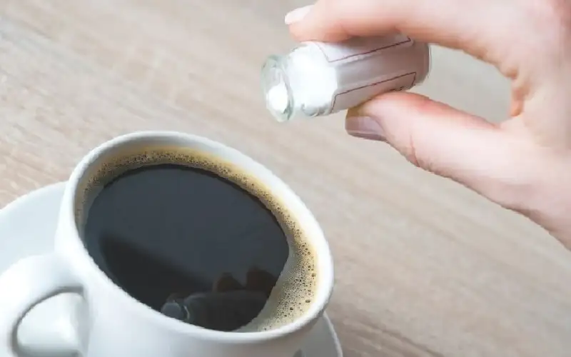 جريمة في كوب شاي.. فتاة تحاول