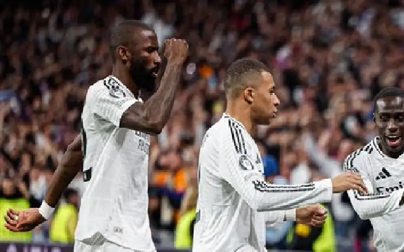 ليفربول وبايرن وبرشلونة وإنتر على مشارف