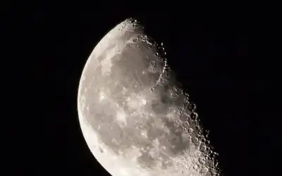 رصد التربيع الأول لقمر شهر رمضان