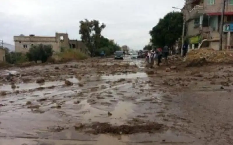 وفاة عشرينية وانقاذ طفلها وشقيقها بمداهمة