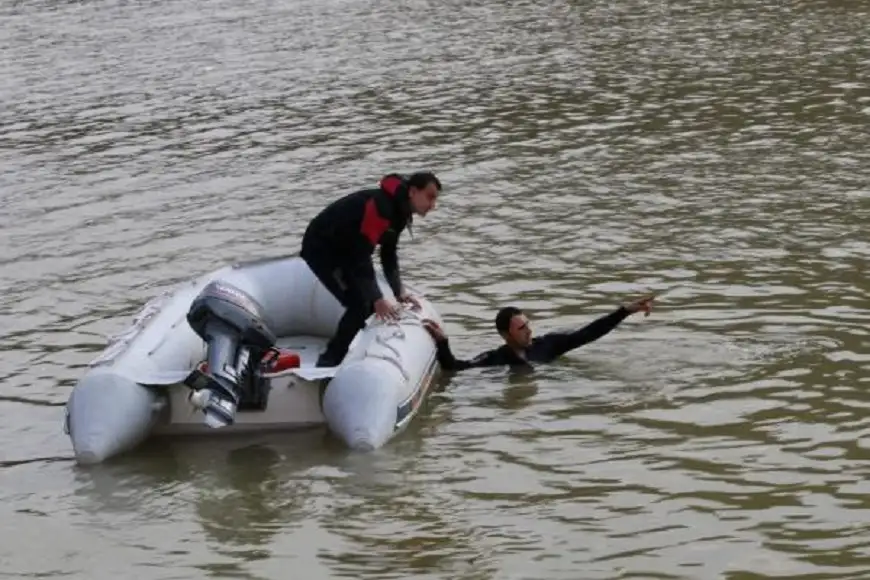 الدفاع المدني ينقذ 17 شخصا حاصرتهم