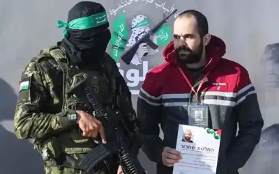 أسرى إسرائيليون مفرج عنهم يطالبون نتنياهو