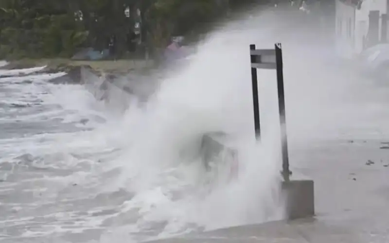 عاصفة قوية تضرب أستراليا.. انقطاع واسع