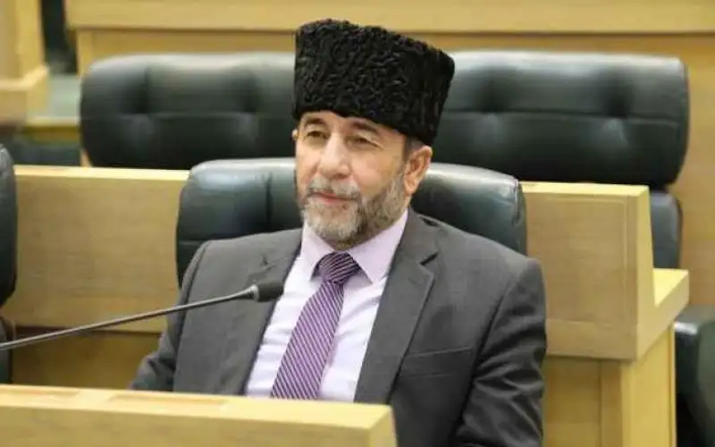 مشوقة يسأل الحكومة: لماذا رفعت وزارة