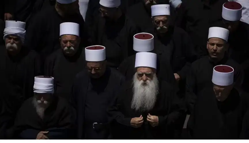 شيخ الدروز يعلق على أحداث سوريا..