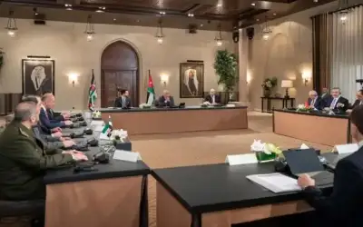 الملك: نقف إلى جانب سوريا في
