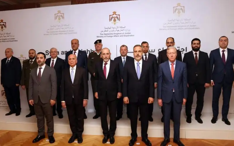 بيان اجتماع دول جوار سوريا: إدانة