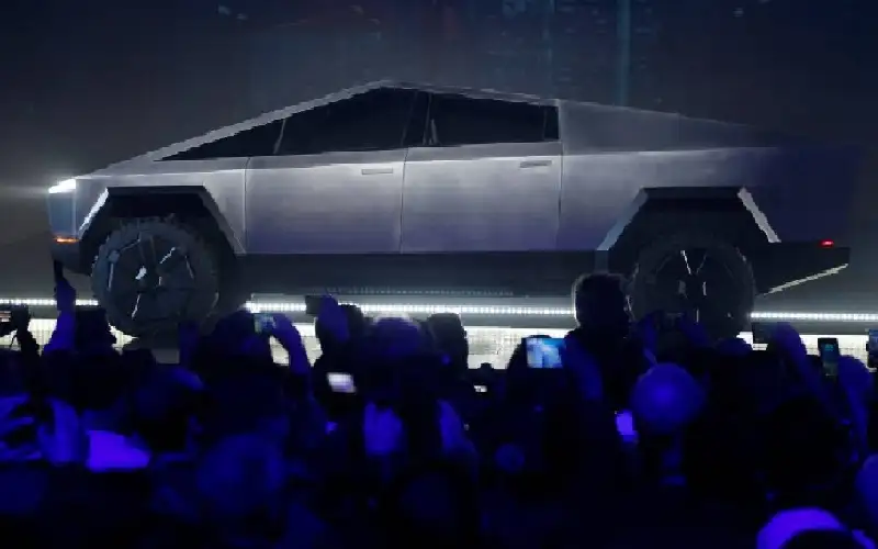 إيلون ماسك يكشف عن أغرب خطة