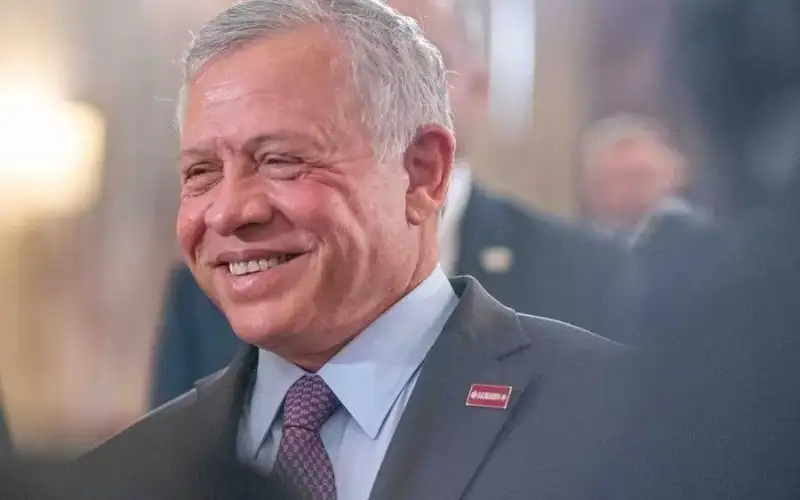 الملك يزور وقف ثريد بجوار المسجد