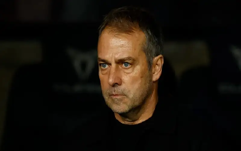 فليك يحذر نجوم برشلونة من سلاح