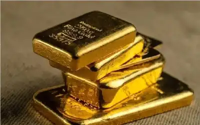 الذهب يرتفع مع هبوط الدولار وعوائد