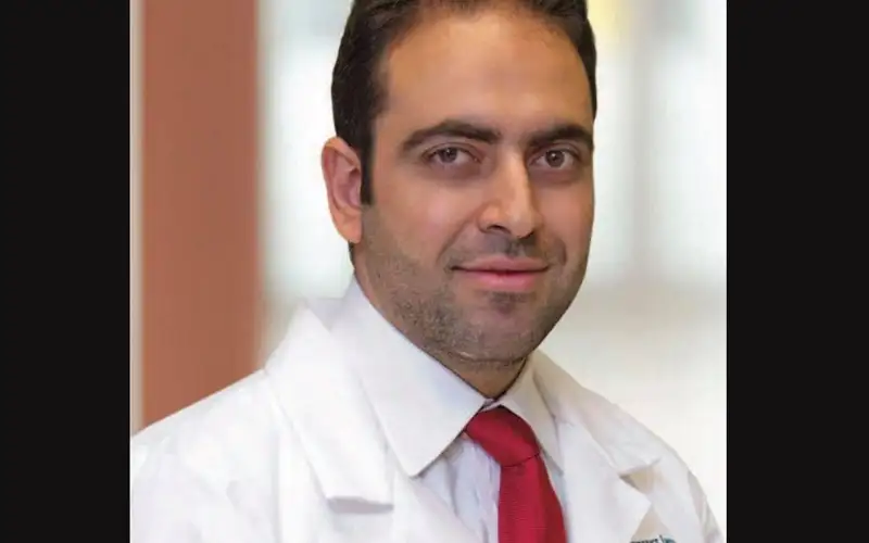 الدبابنة رسميا يترشح لموقع نقيب الأطباء