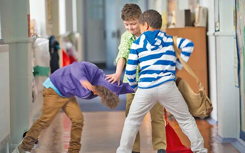 كنت طالبا عفريتا لا يكف عن