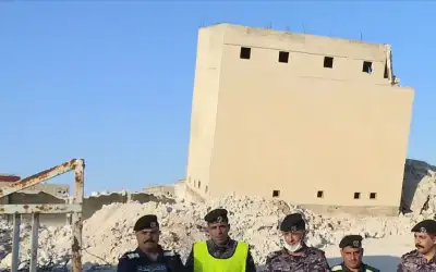 وفاة شخص إثر انهيار مبنى في