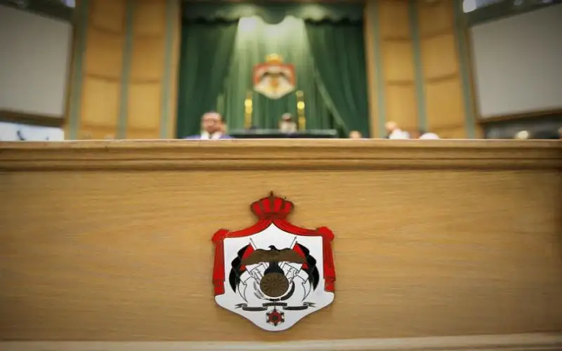 النائب الهميسات يستجوب وزير المالية حول