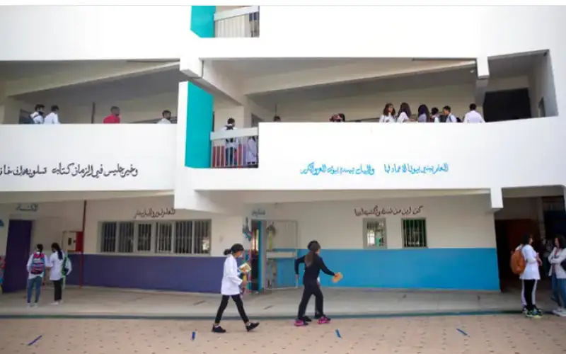 أعفى 16 مسؤولا دفعة واحدة ..