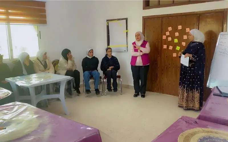 مركز شباب وشابات الغوير يتابع تدريبه