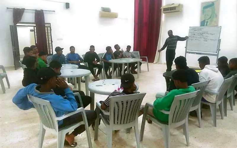 مركز شباب وشابات الغوير يتابع تدريبه