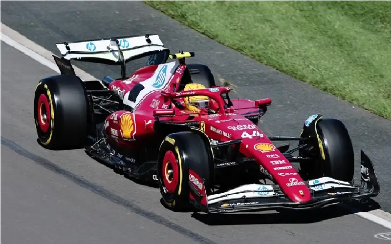 أول ظهور مع فيراري.. هاميلتون في