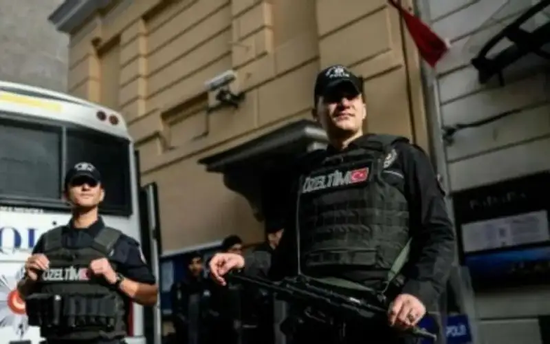 تركيا تعتقل 5 أشخاص للاشتباه بتجسسهم