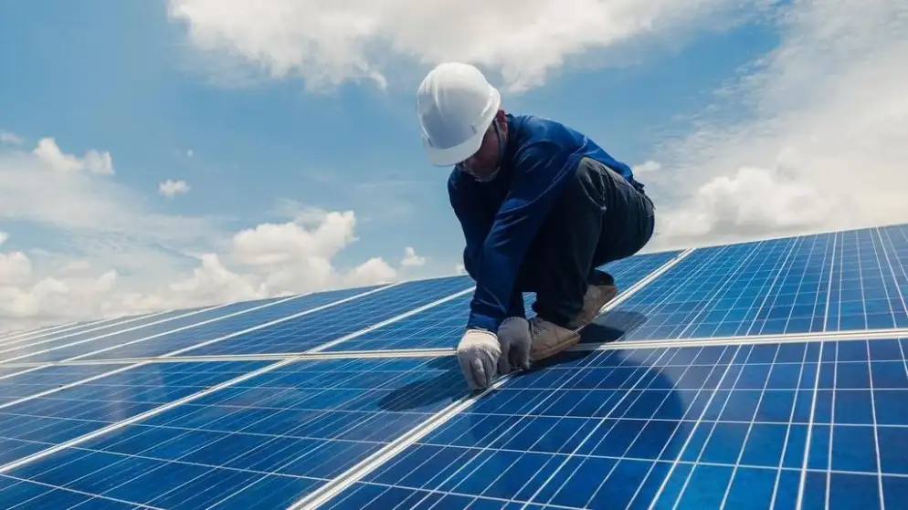 بحث إنشاء مزرعة للطاقة الشمسية لدعم