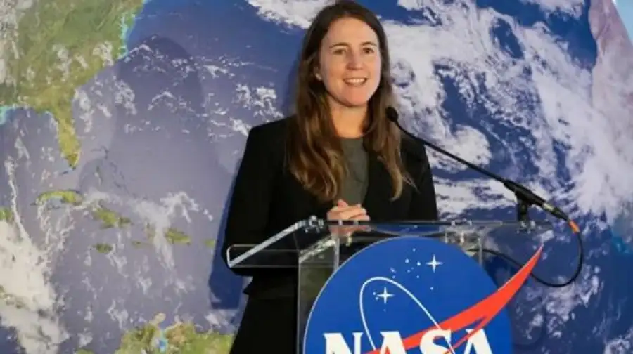 وكالة ناسا تبدأ موجة صرف موظفين