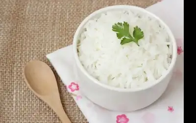 كيف نميز بين الأرز المزيف والطبيعي؟