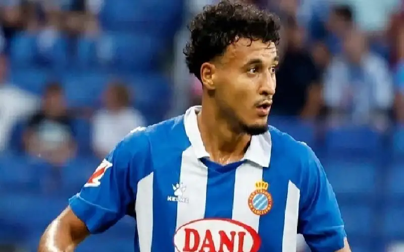 آرسنال يطارد نجما مغربيا