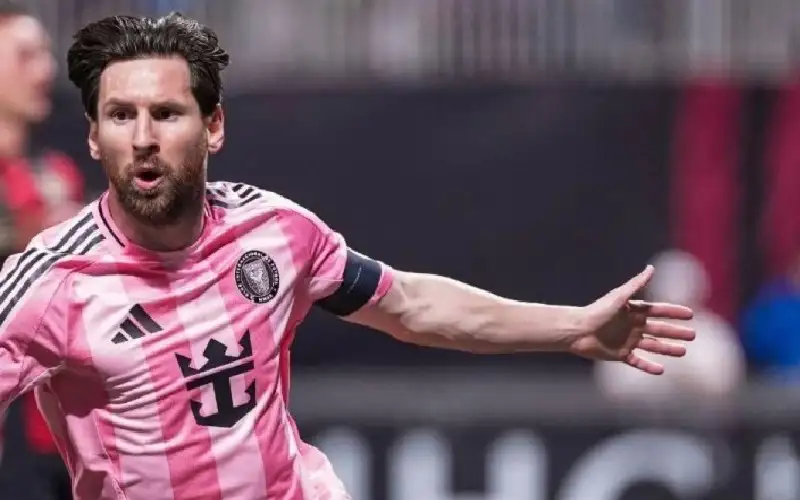 ميسي يسجل هدفه الأول في الدوري