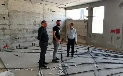 مدير شباب إربد يتفقد مشروع بناء