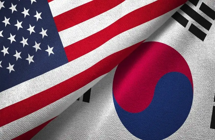 موظف أمريكي يحاول تهريب مخطط مفاعل