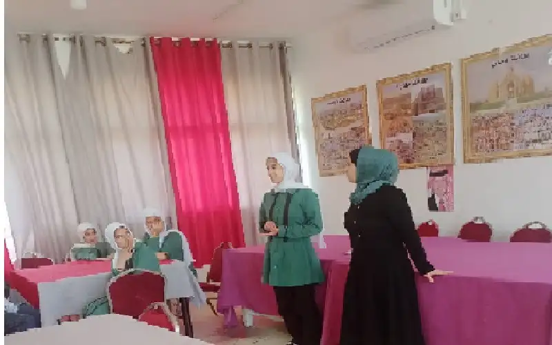 مركز شابات عي ينظم نشاطًا حول فن الخطابة والإلقاء والتمكين النقدي