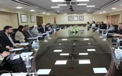 الصناعة والتجارة تؤكد ضرورة تعزيز الشراكة