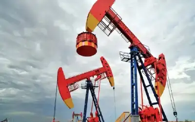 النفط يتراجع بعد اتفاق أمريكي روسي