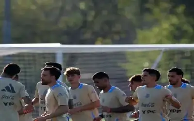 الأرجنتين تجمع الأموال لضحايا الفيضانات بمباراة