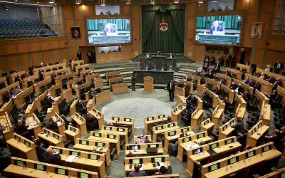 النواب يقر 13 مادة من معدل