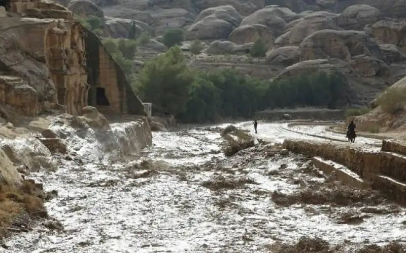 وادي الأردن تعلن الطوارئ وتحذر من