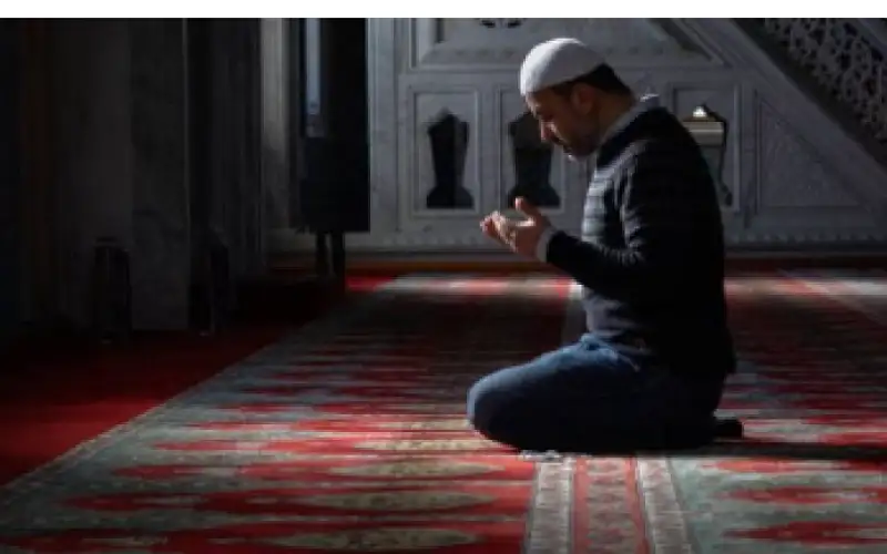 الإفتاء تحسم الجدل: متى تبدأ صلاة