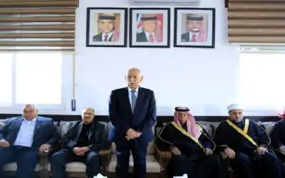 مندوبا عن الملك وولي العهد.. العيسوي