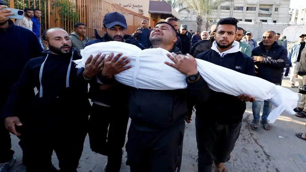 عشرات الشهداء والجرحى بقصف للاحتلال على