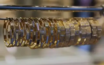 البحث الجنائي يعيد مصاغات ذهبية سرقت