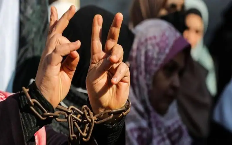 14 فلسطينية تقضي عيد الأم في