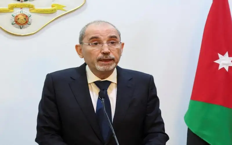 الصفدي ونظيره اللبناني يشددان على ضرورة