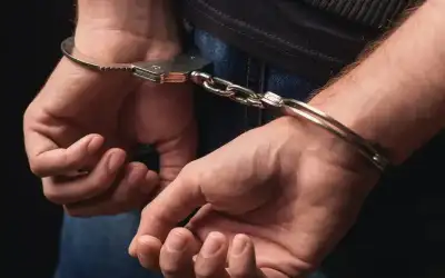 القبض على 4 أشخاص انتحلوا صفات