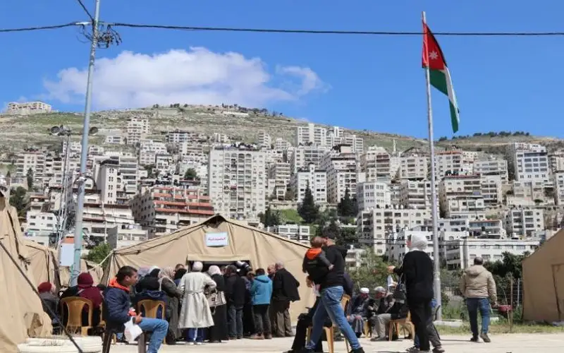 طواقم المستشفى الميداني الأردني نابلس6 تباشر