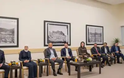 ولي العهد يحاور شبابا بلواء وادي