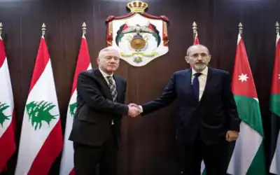 الصفدي يبحث مع نظيره اللبناني سبل