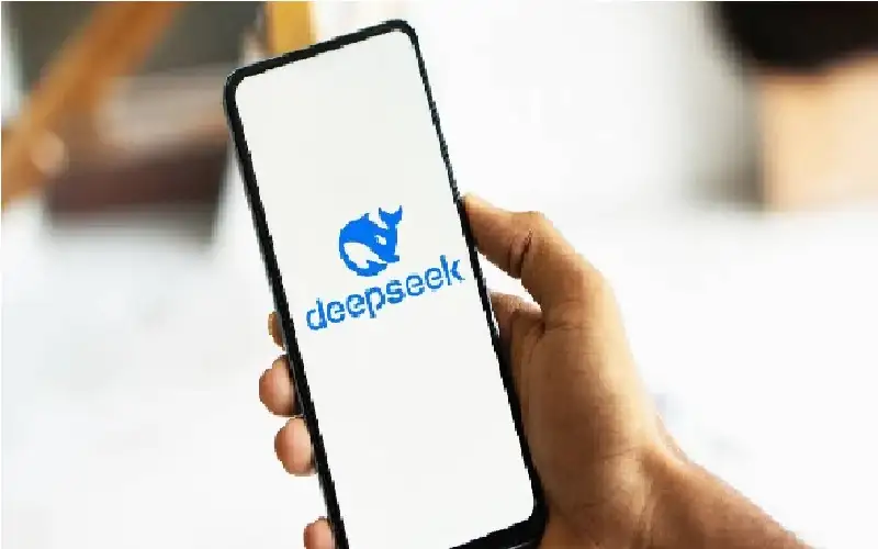 ديب سيك ترفع السقف في سباق