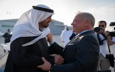 الملك والرئيس الإماراتي يبحثان مستجدات المنطقة